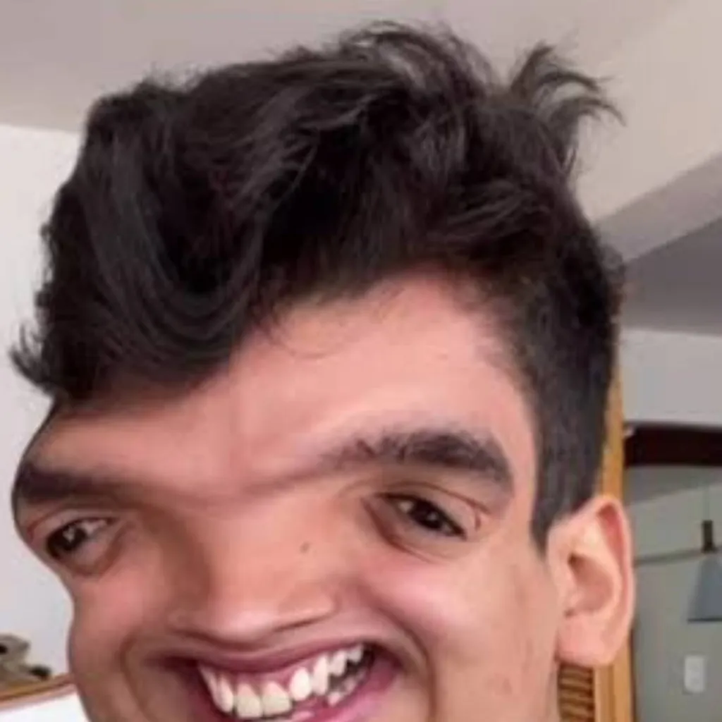 chat with ai character: ElAbrahaham