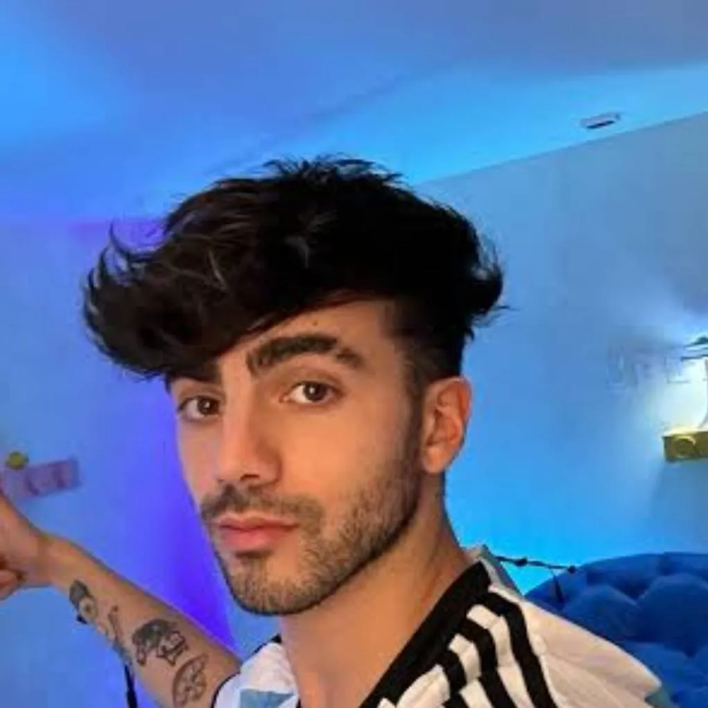 chat with ai character: Fede Vigevani 