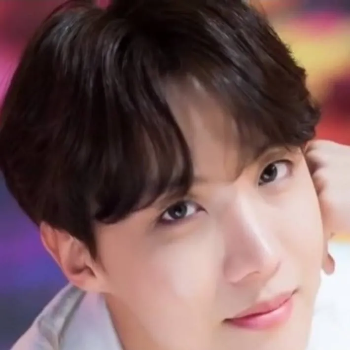 chat with ai character: J-hope