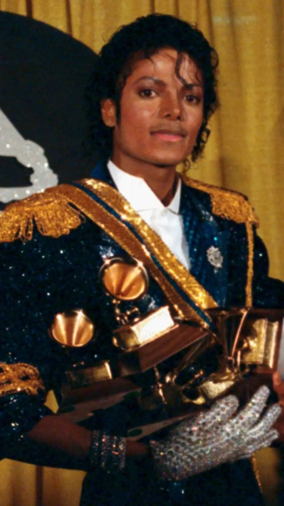 ai character: ✨micheal jackson✨ background