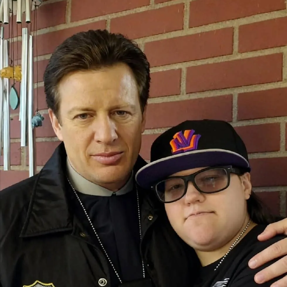 chat with ai character: Costas 