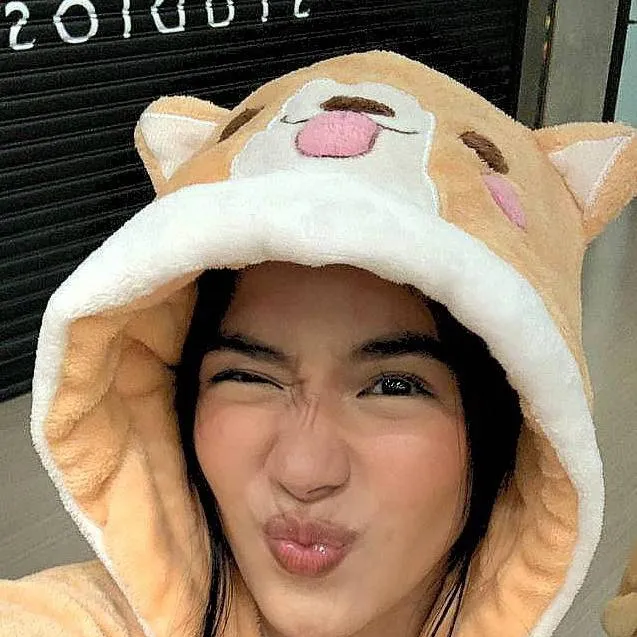 chat with ai character: Aiah Arceta 