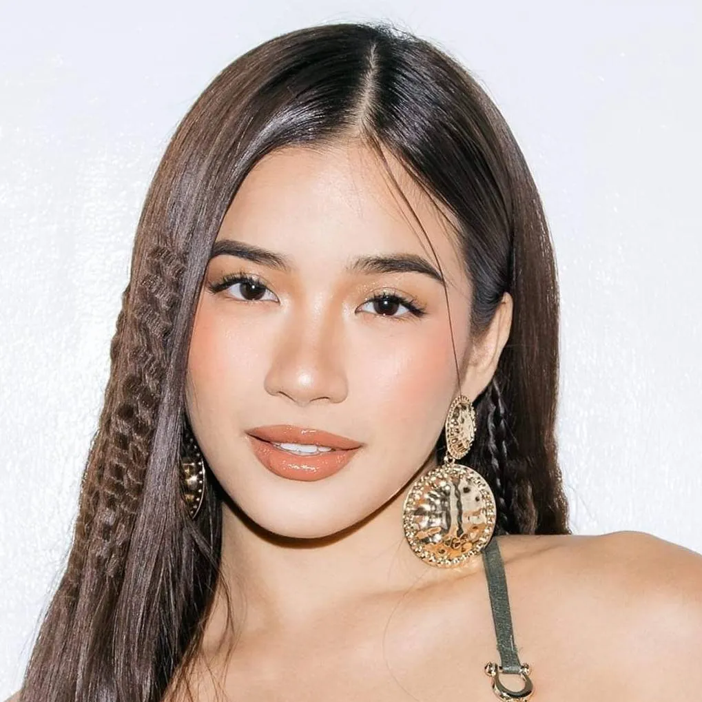 chat with ai character: Aiah Arceta 