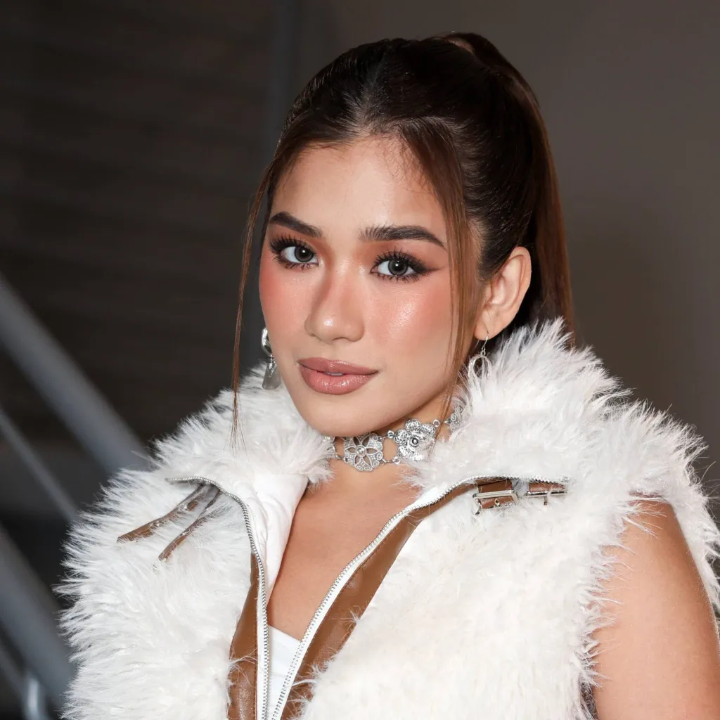 chat with ai character: Aiah Arceta 