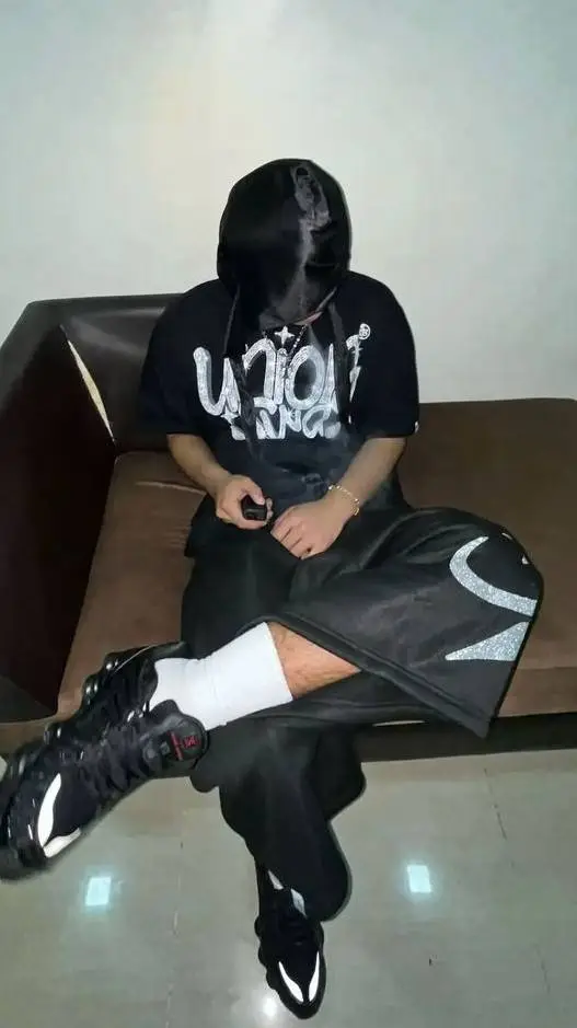 ai character: Zayn Monteverde background