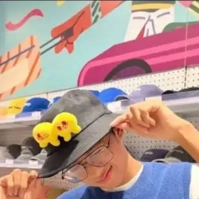 chat with ai character: Kori