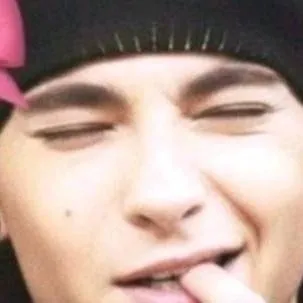 chat with ai character: tom kaulitz 