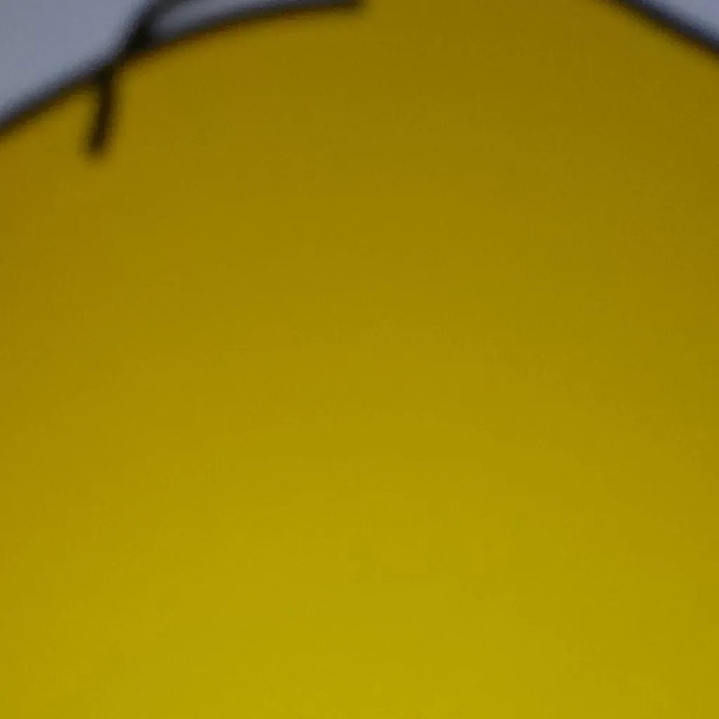 chat with ai character: Yellow Face