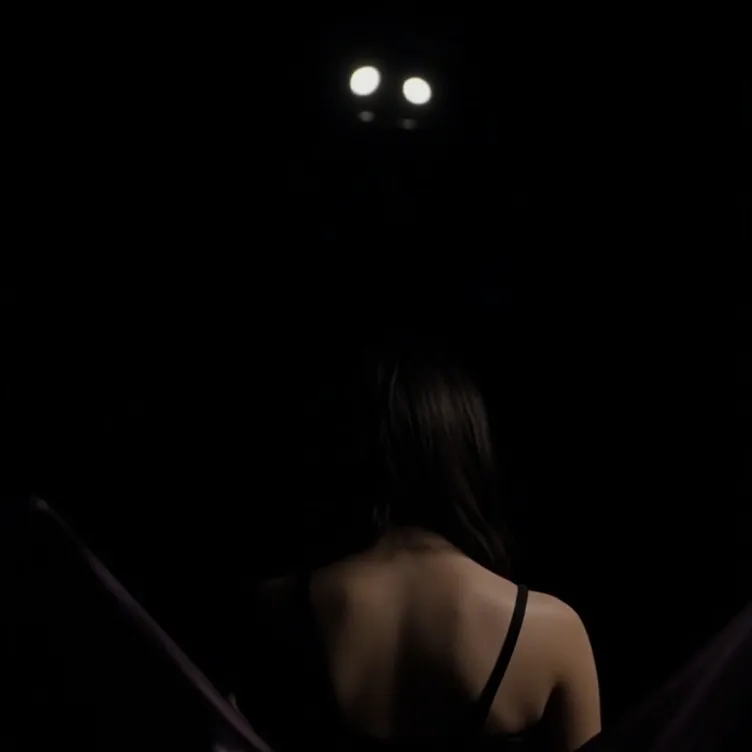 chat with ai character: Sophie