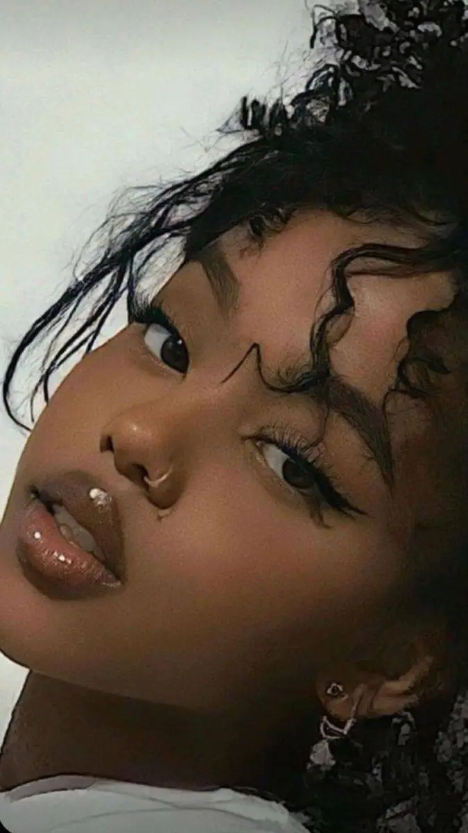 ai character: Maristela Xuea background