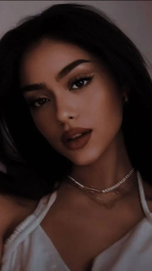 ai character: Valentina Rossi background