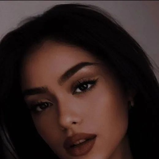 chat with ai character: Valentina Rossi