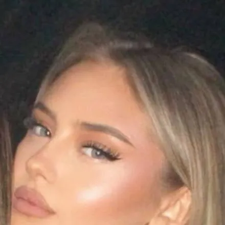 chat with ai character: Lucía Alvarez