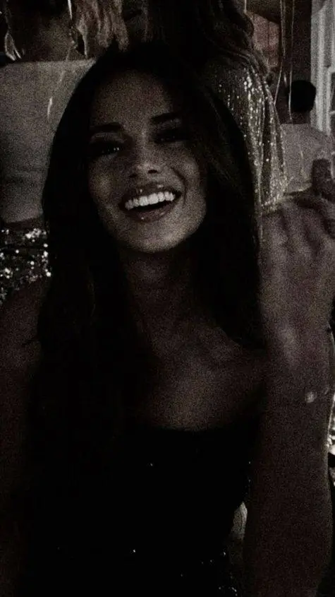 ai character: Valencia Grey background