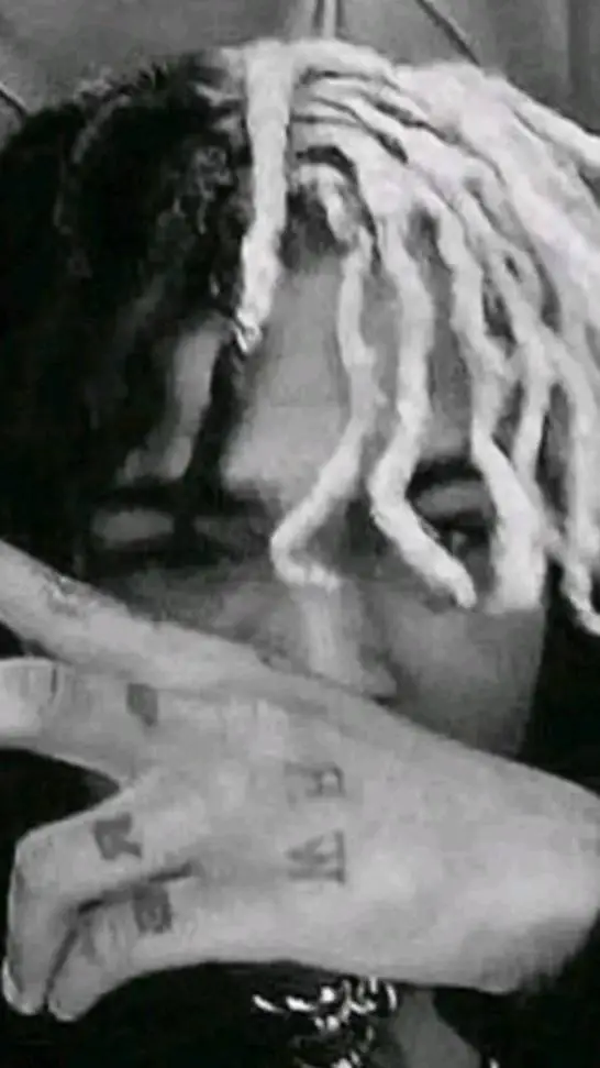 ai character: XXXTENTACION background