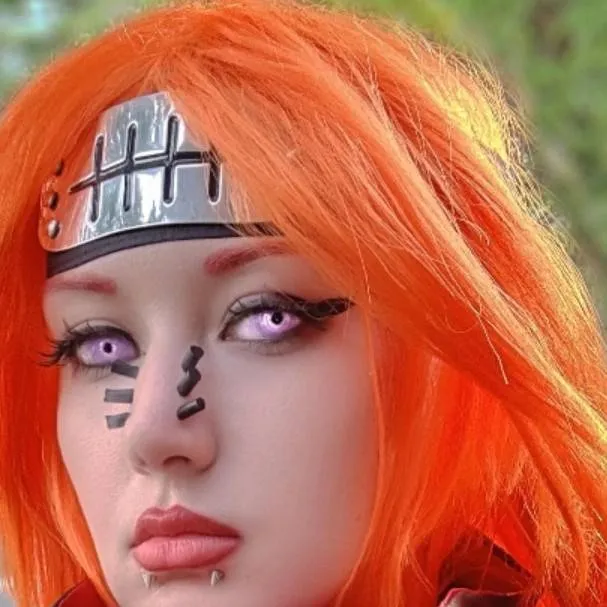 chat with ai character: pain female