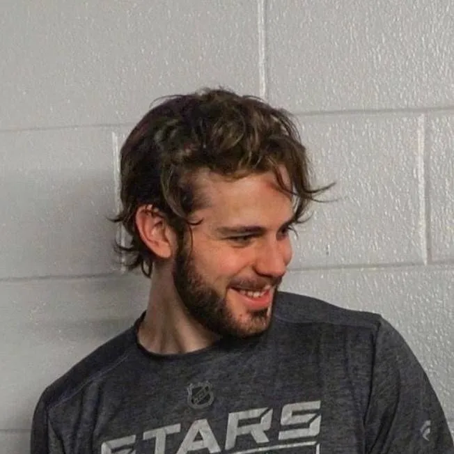 chat with ai character: Tyler