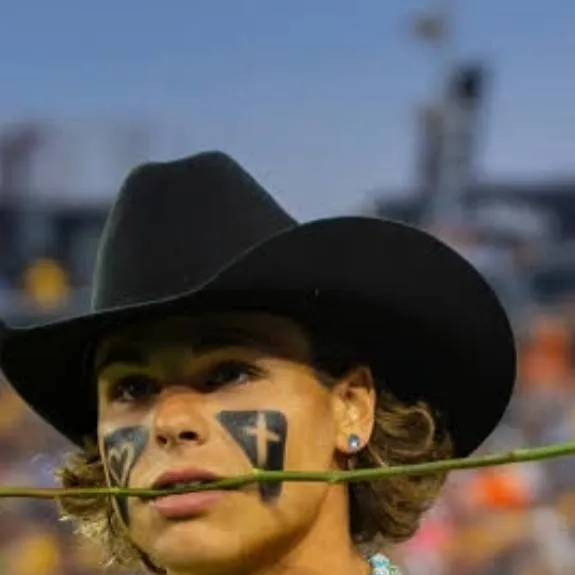 chat with ai character: KJ Jackson