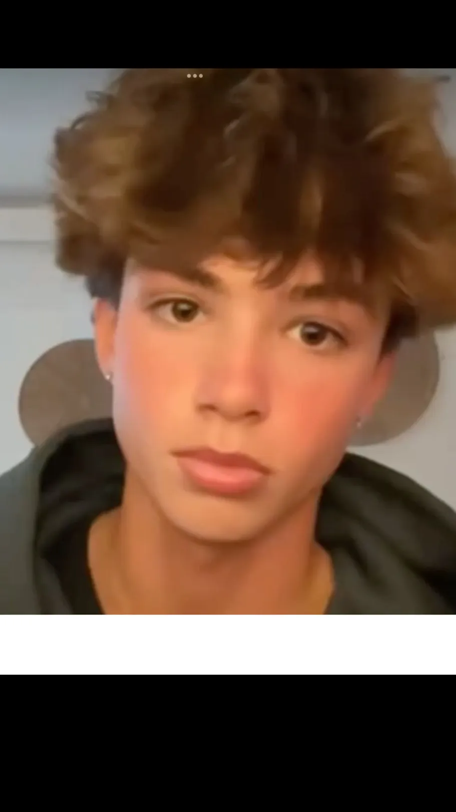 ai character: Noah background