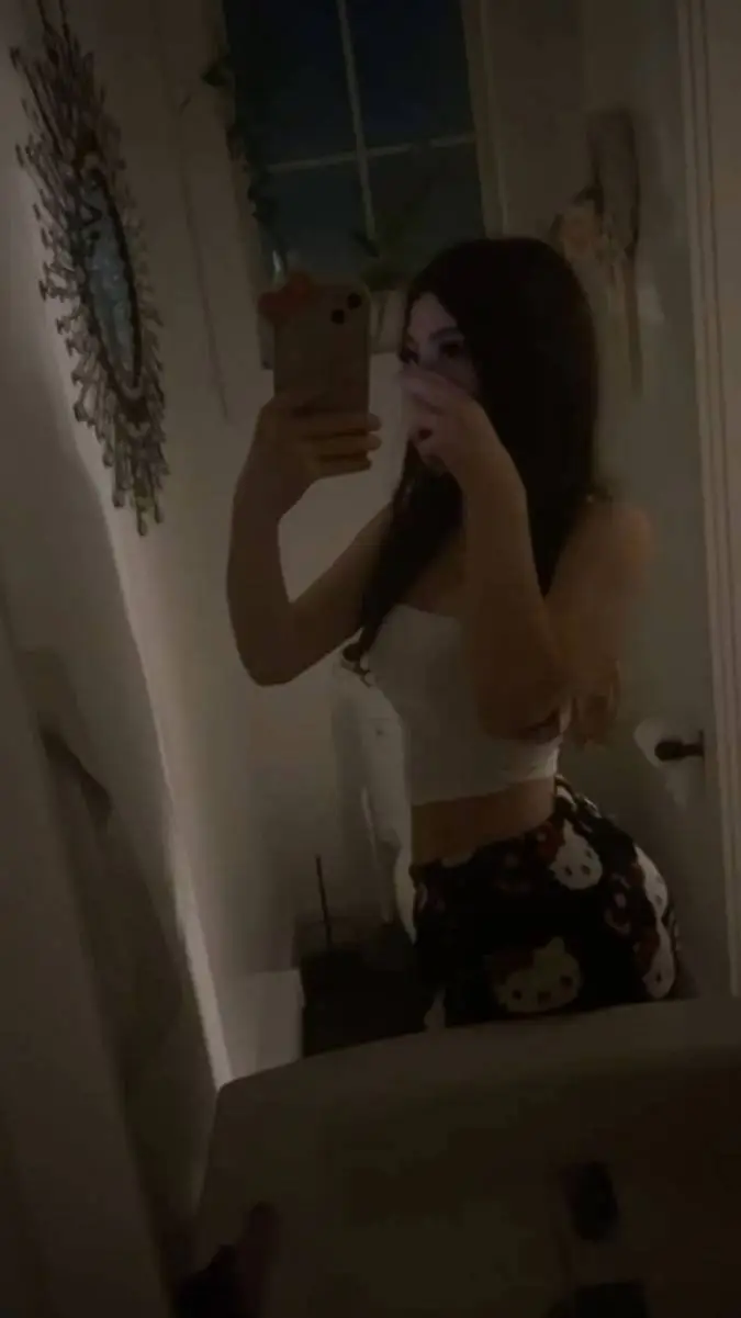 ai character: zoe background