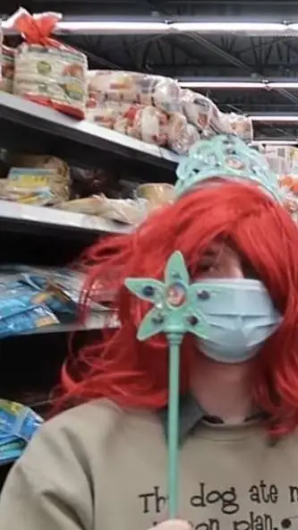 ai character: Latinoamerica🥺 background