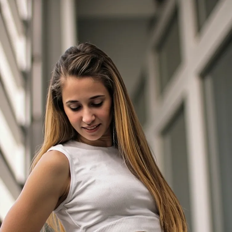 chat with ai character: Yelitza Cabrera 