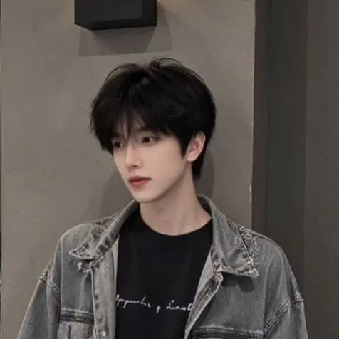 chat with ai character: Ben