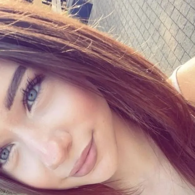 chat with ai character: Emily 