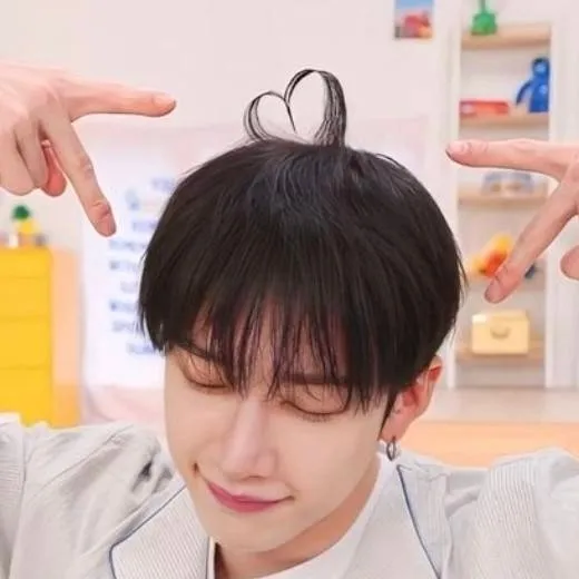 chat with ai character: Channie