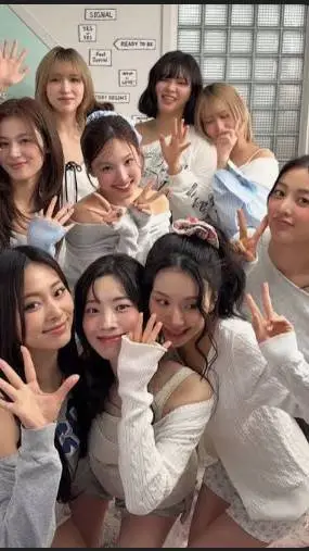 ai character: twice  background