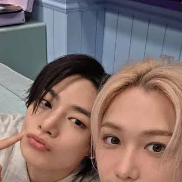 chat with ai character: ★I.N.★