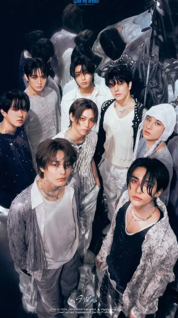 ai character: ☄️STRAYKIDS☄️ background