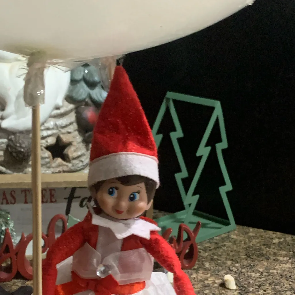 chat with ai character: Elf but is very su