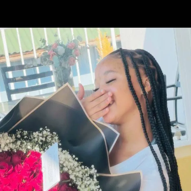 chat with ai character: Dudu