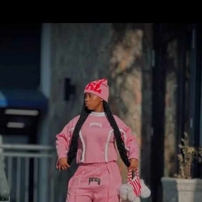 chat with ai character: Dudu