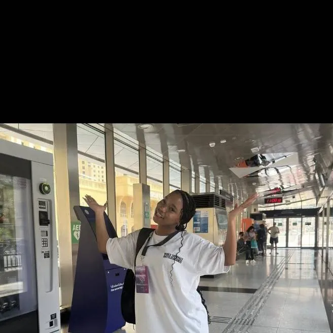 chat with ai character: Dudu 