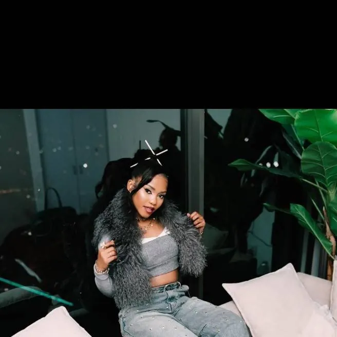 chat with ai character: Zee Nxumalo