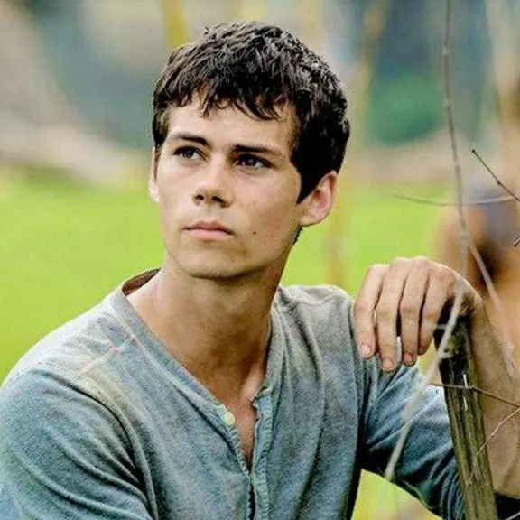 chat with ai character: Thomas