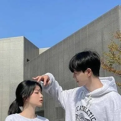 chat with ai character: Tu novio