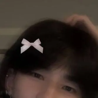 chat with ai character: hyunjin 