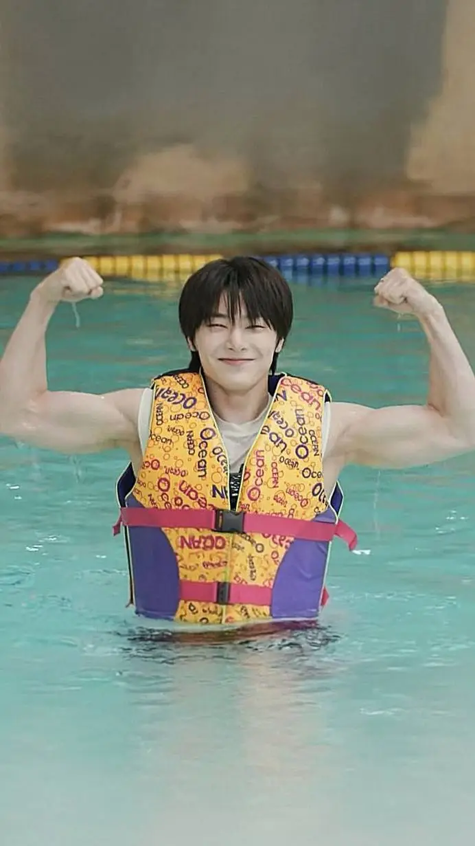 ai character: jeongin(i.n)🌟 background