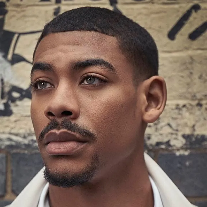 chat with ai character: Aaron Pierre (dad)