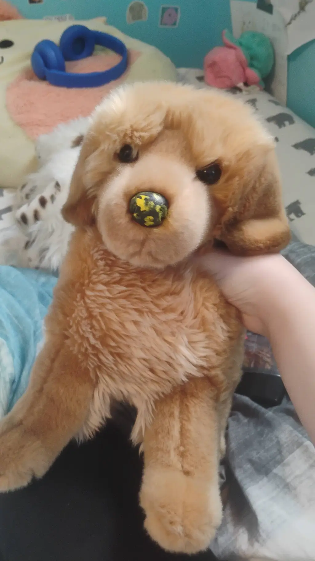 ai character: Elias  background