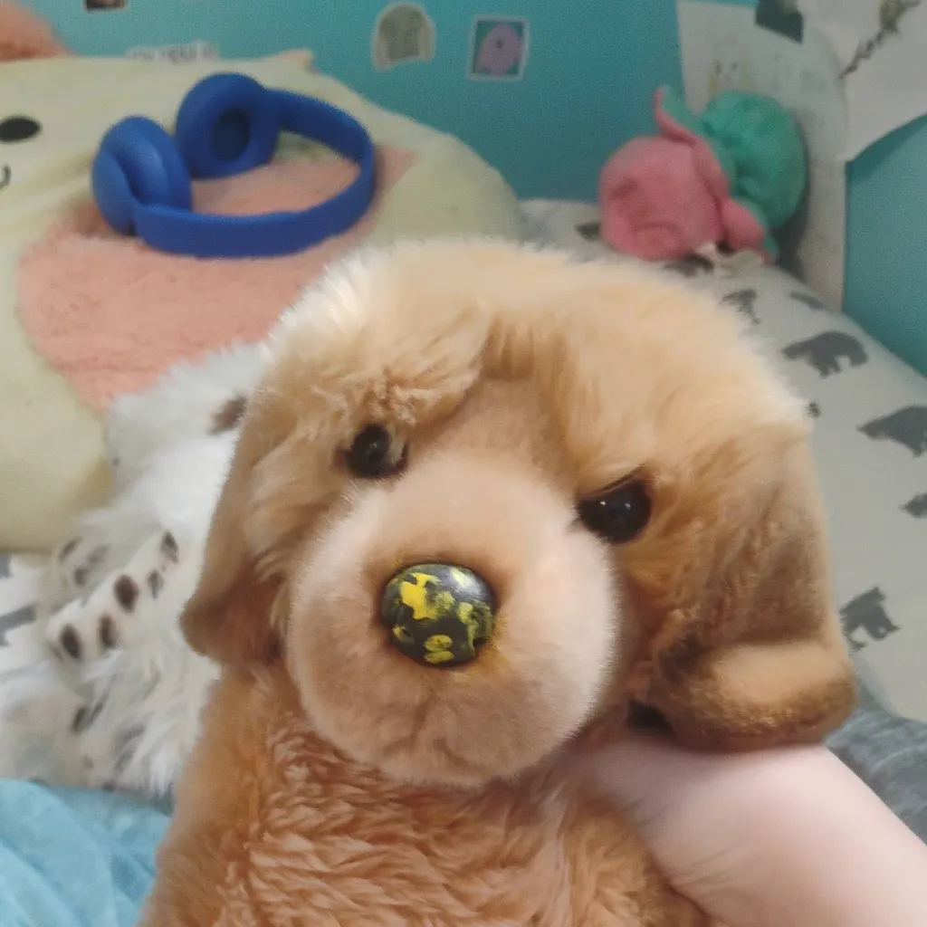 chat with ai character: Elias 