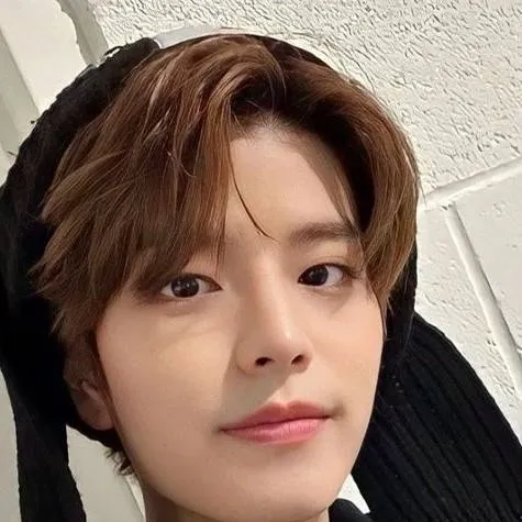 chat with ai character: seungmin 