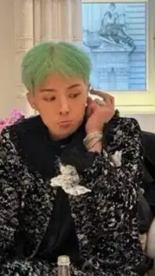 ai character: Kwon Jiyong background