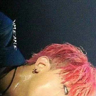 chat with ai character: freaky jiyong 