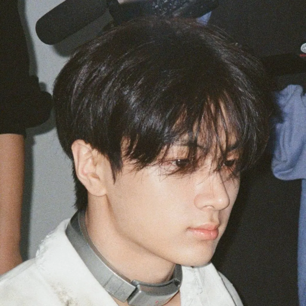 chat with ai character: jay