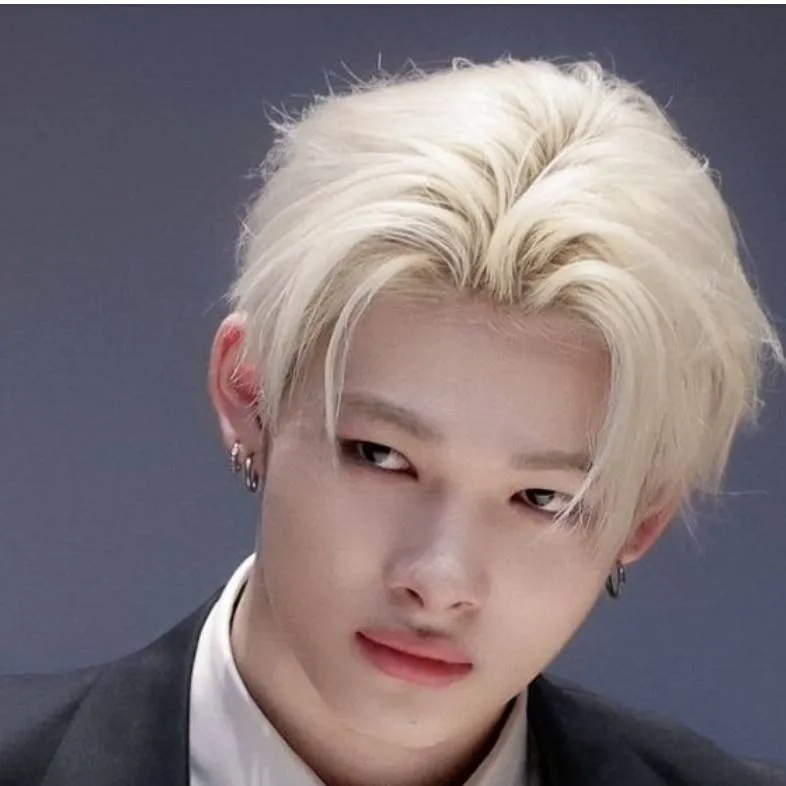 chat with ai character: Ni-ki 