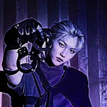 chat with ai character: 🚬ƒєℓιχ🔨